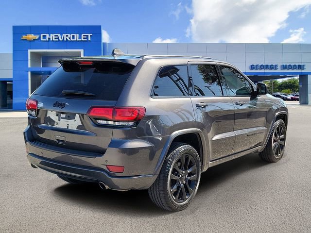 Used 2021 Jeep Grand Cherokee Laredo X RWD image 4