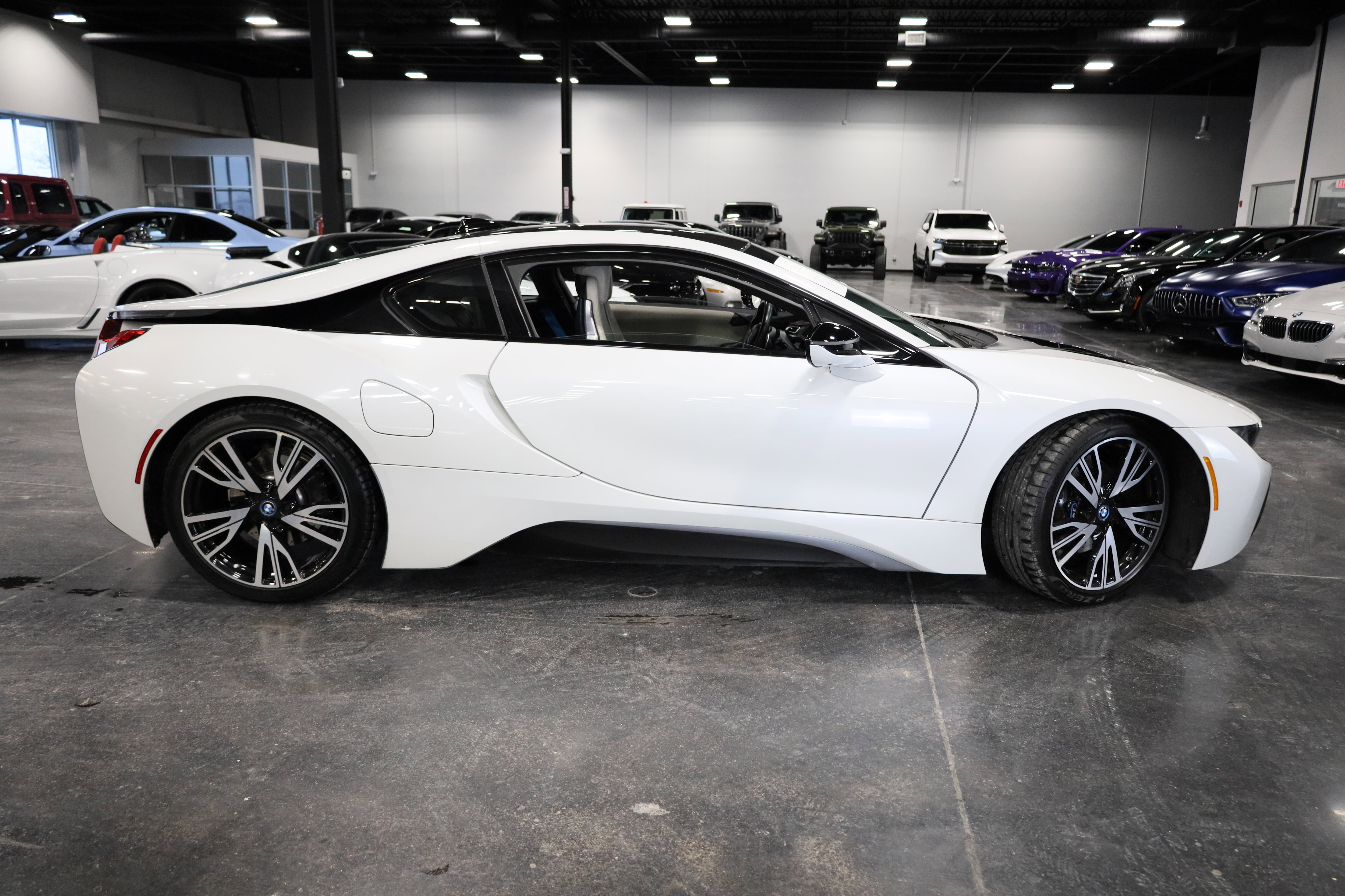 Used 2015 BMW i8 image 8