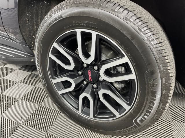 Used 2024 GMC Yukon XL AT4 w/ Technology Package AWD/4WD image 15