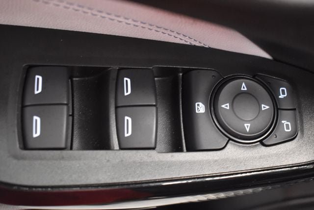 Used 2025 Chevrolet Trax LT FWD image 21