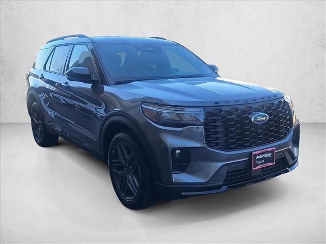 Used 2025 Ford Explorer ST-Line w/ ST-Line Street Pack image 3