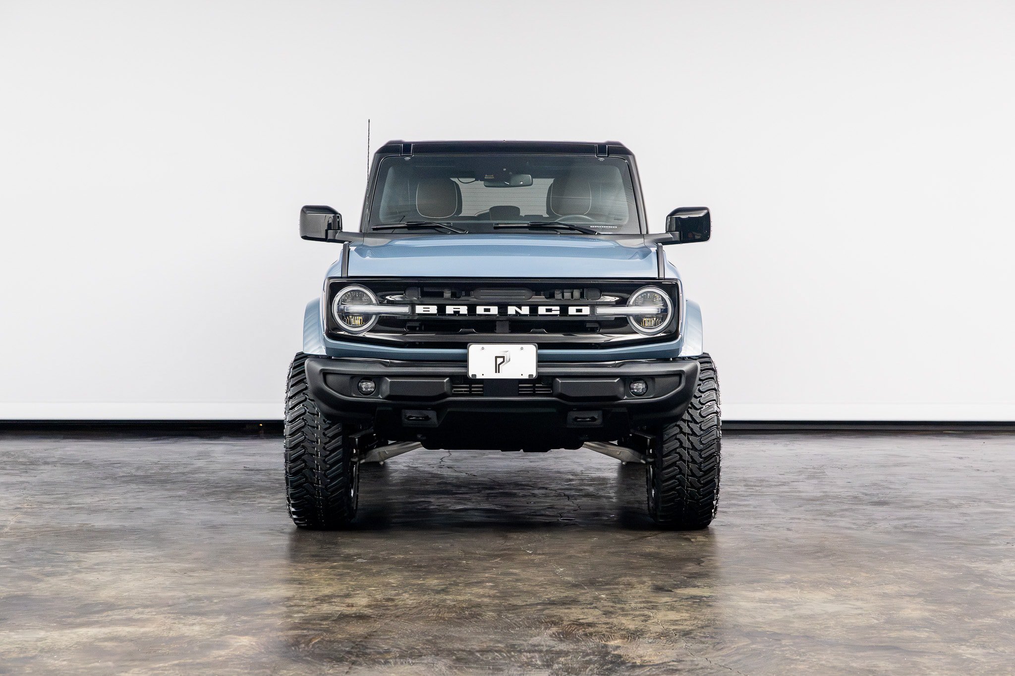 Used 2025 Ford Bronco Outer Banks AWD/4WD image 2