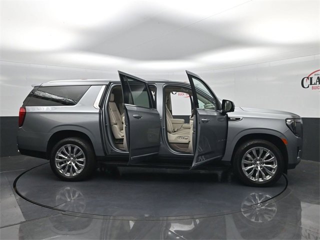 Used 2023 GMC Yukon XL Denali image 32