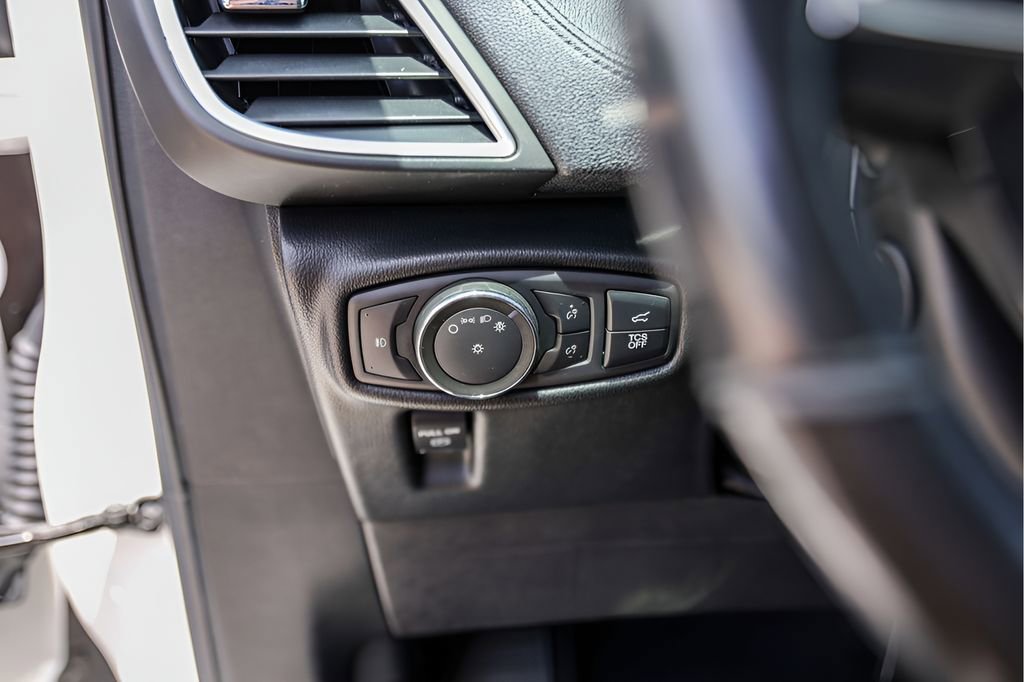 Used 2020 Lincoln Nautilus Reserve FWD image 17