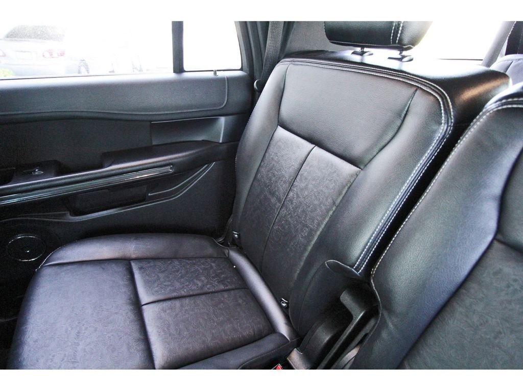 Used 2019 Ford Expedition Max XLT image 11