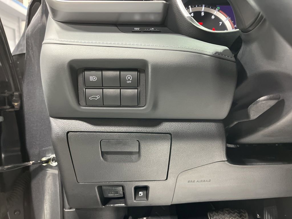 Used 2023 Toyota Highlander XLE AWD/4WD image 15