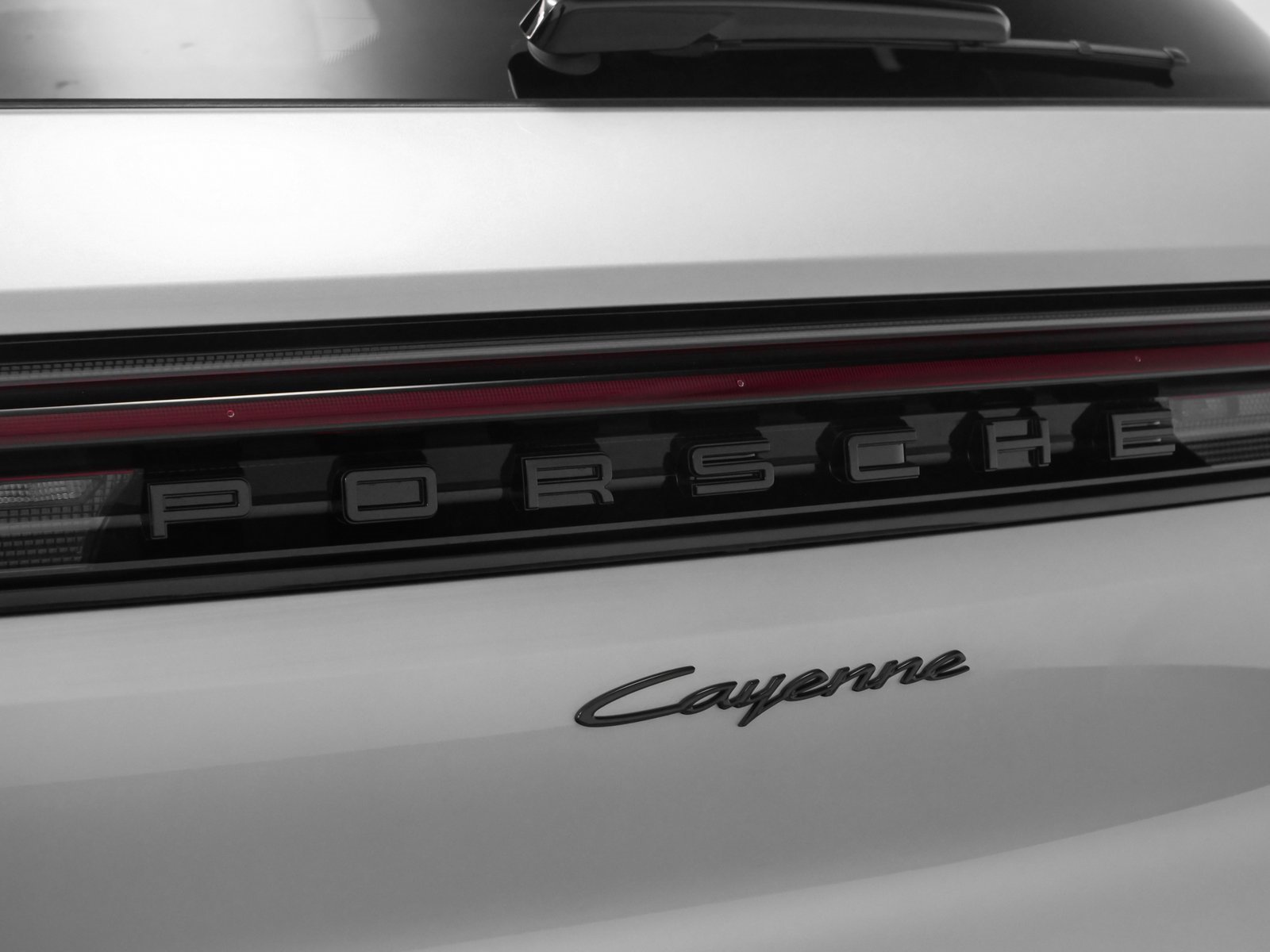 Used 2025 Porsche Cayenne image 9
