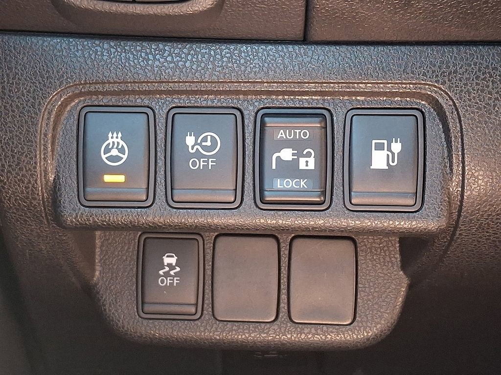 Used 2016 Nissan Leaf SV FWD image 25