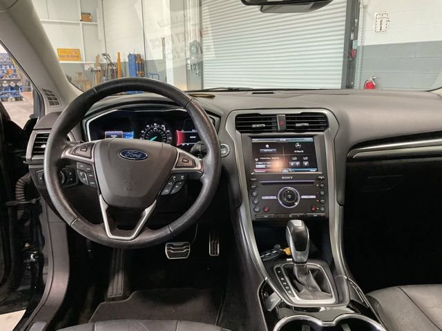 Used 2016 Ford Fusion Titanium AWD/4WD image 12