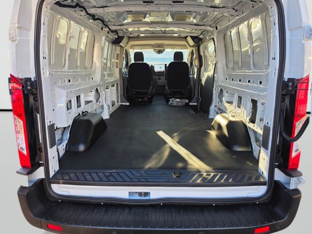 Used 2024 Ford E-Transit Low Roof RWD image 18