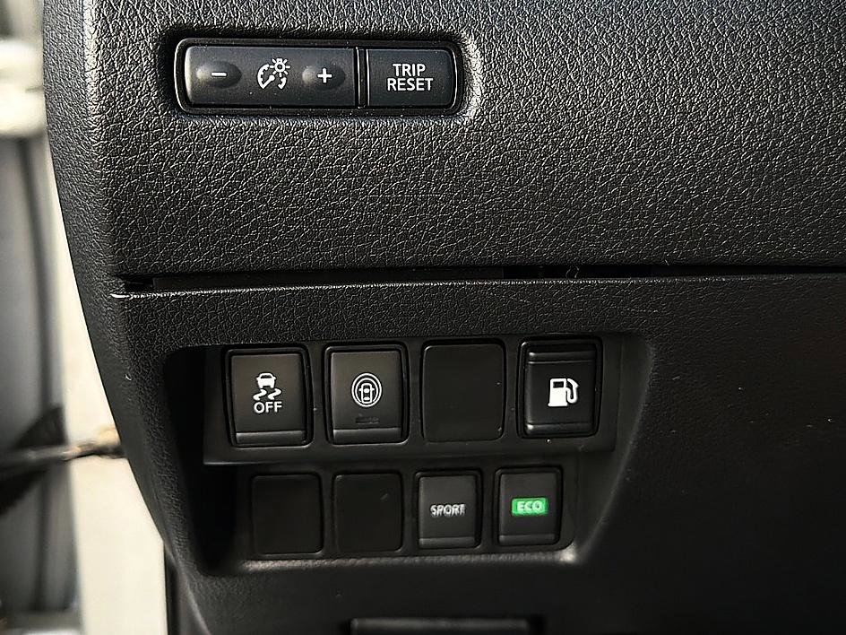 Used 2019 Nissan Rogue S image 19