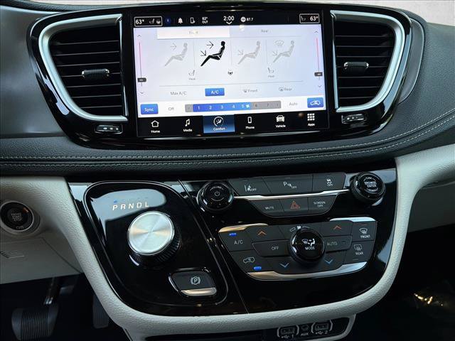 Used 2023 Chrysler Pacifica Touring-L FWD image 22