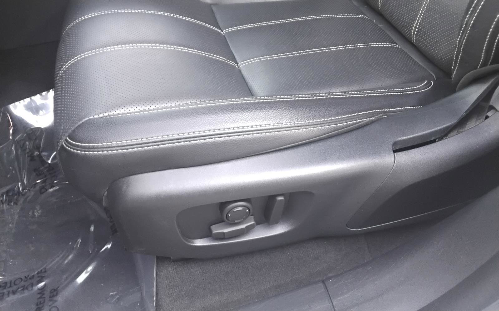 Used 2021 Land Rover Range Rover Velar R-Dynamic S image 17