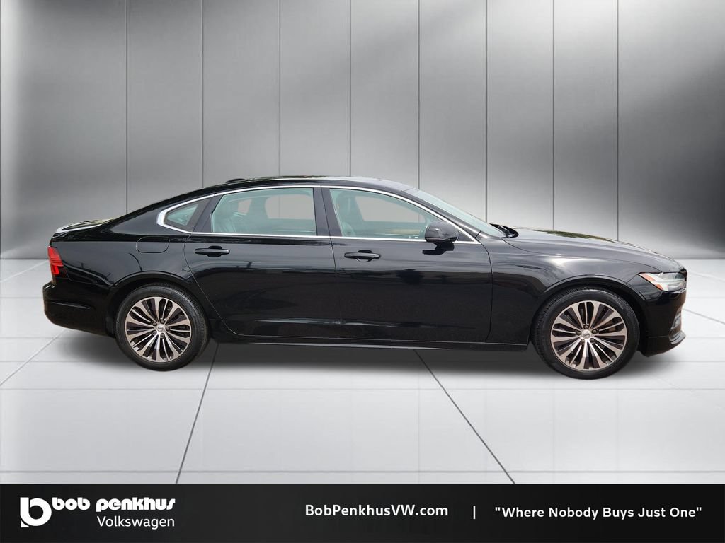 Used 2022 Volvo S90 B6 Momentum AWD/4WD image 24