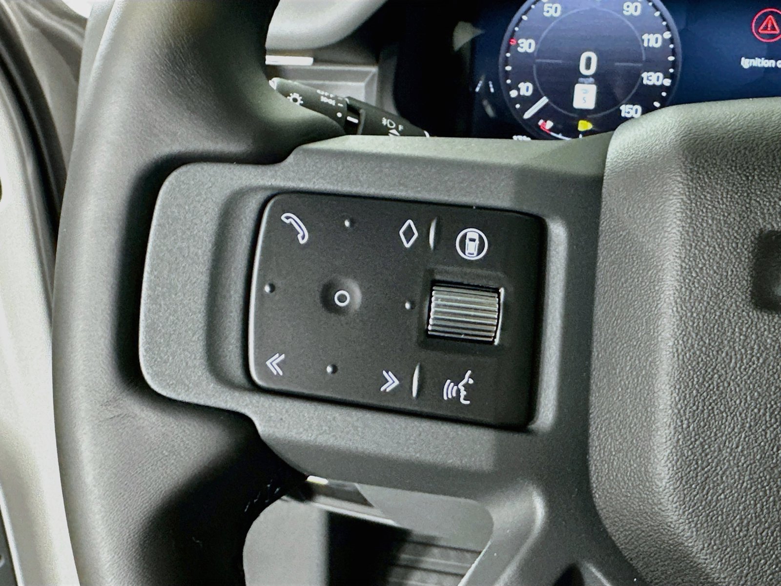 New 2026 Land Rover Defender 110 X-Dynamic SE AWD/4WD image 19