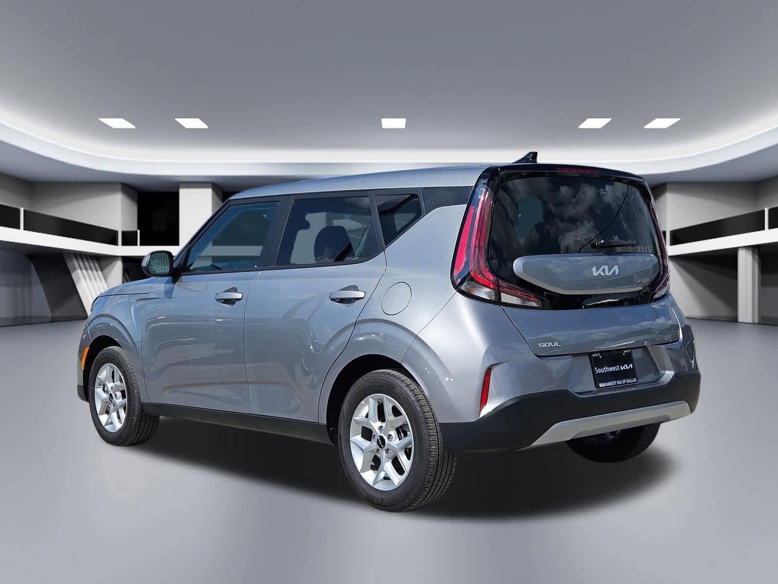 Certified 2025 Kia Soul LX FWD image 3