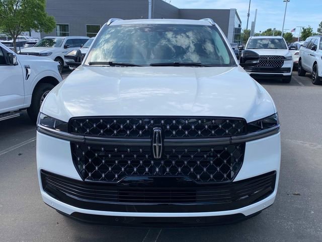 New 2026 Lincoln Navigator Black Label AWD/4WD image 2
