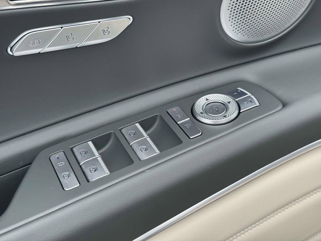 Certified 2026 Genesis GV80 2.5T Advanced AWD/4WD image 13