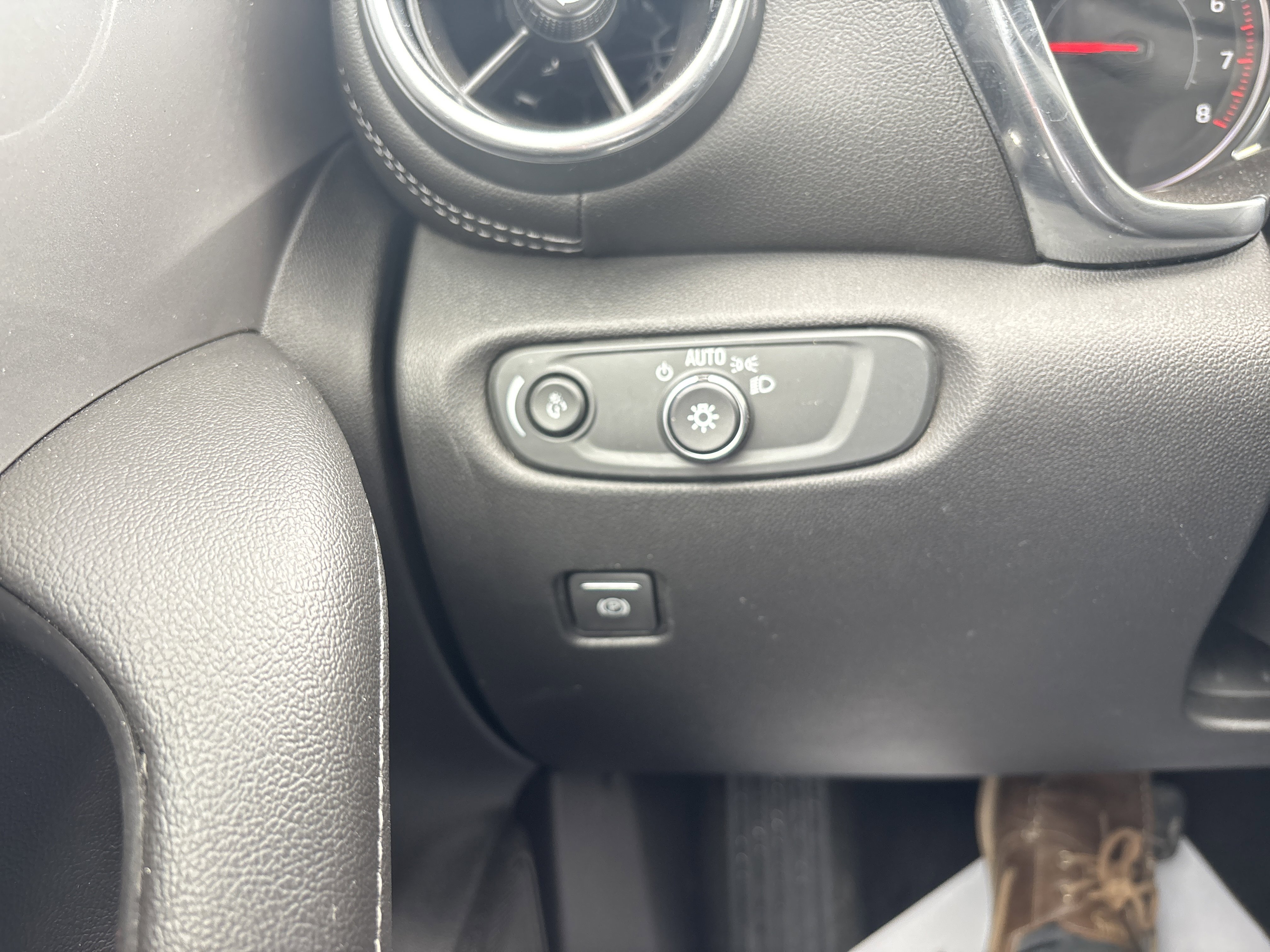 Used 2024 Chevrolet Blazer LT image 28