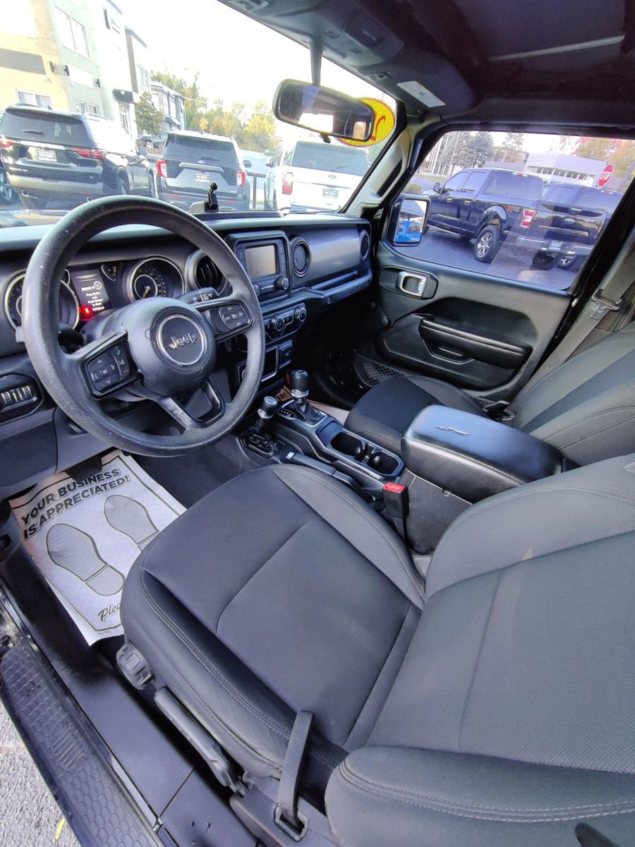 Used 2018 Jeep Wrangler Unlimited Sport image 12