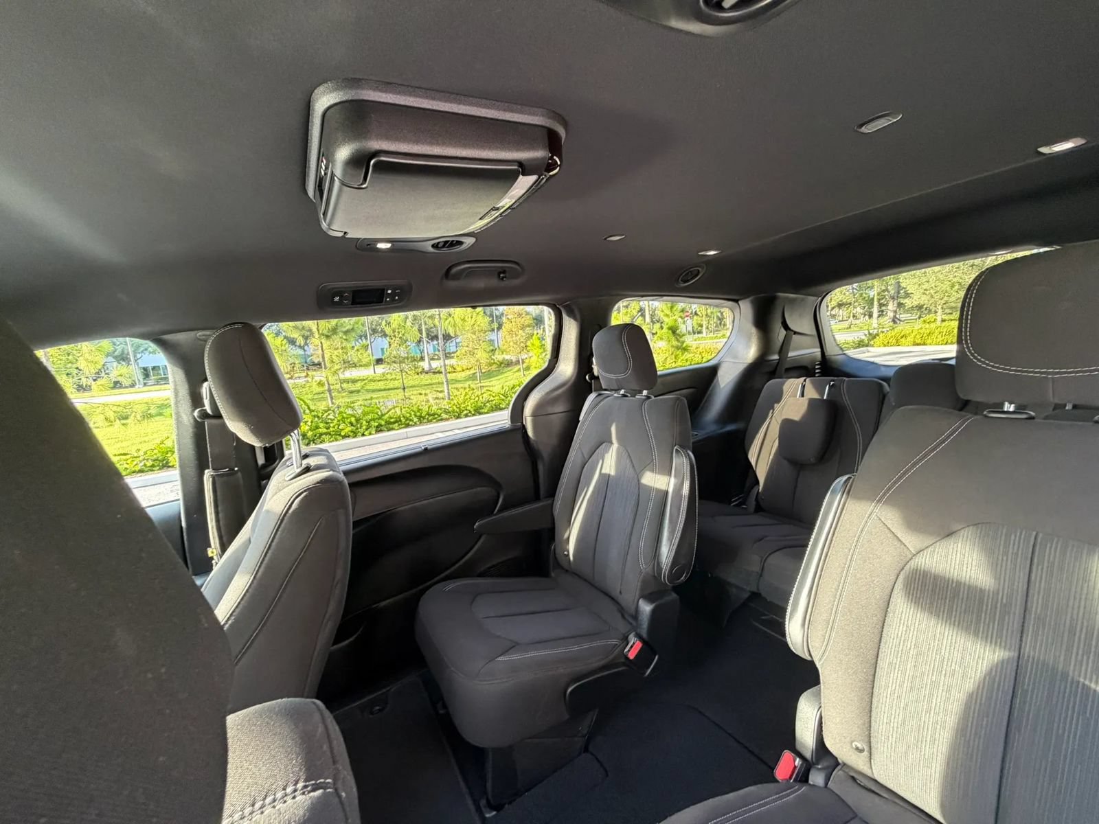 Used 2020 Chrysler Pacifica Touring w/ S Appearance Package FWD image 39