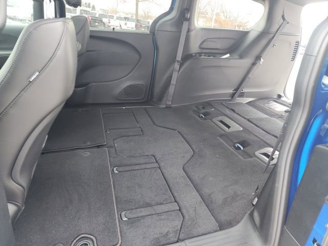 New 2026 Chrysler Pacifica Select w/ S Appearance Package image 17