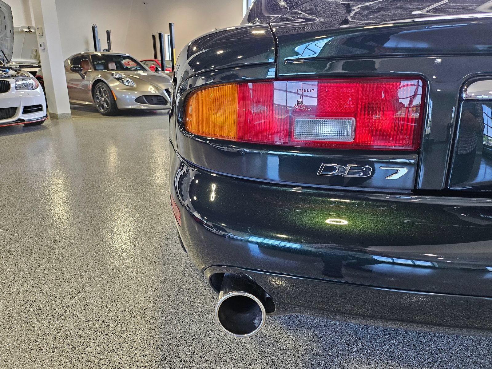 Used 2003 Aston Martin DB7 Vantage RWD image 18