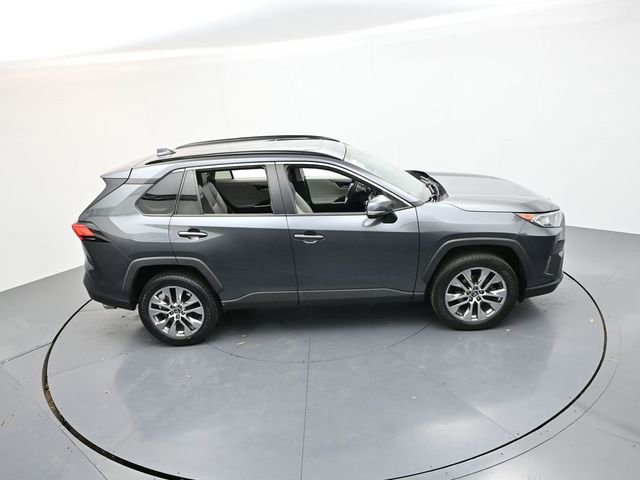Used 2020 Toyota RAV4 XLE Premium image 26