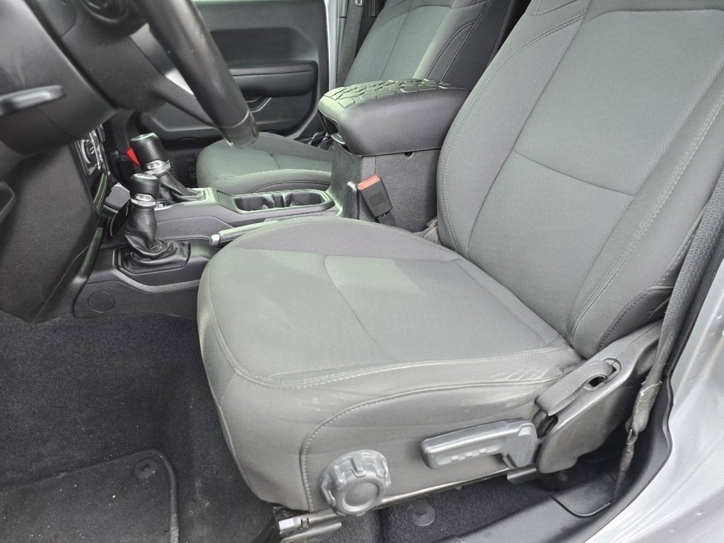 Used 2019 Jeep Wrangler Unlimited Sport image 18
