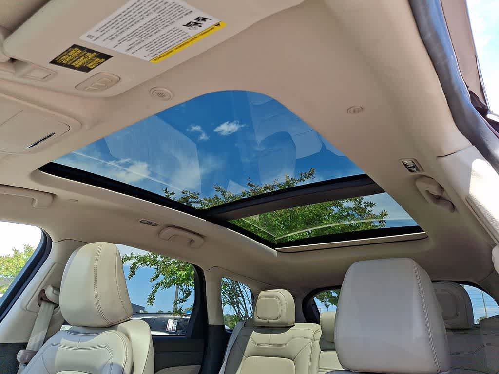 Used 2021 Lincoln Corsair FWD w/ Premium Package image 13