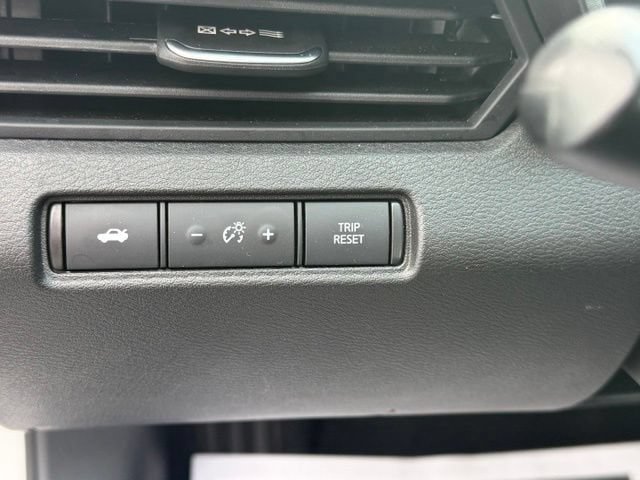 Used 2025 Nissan Altima 2.5 SV FWD image 24