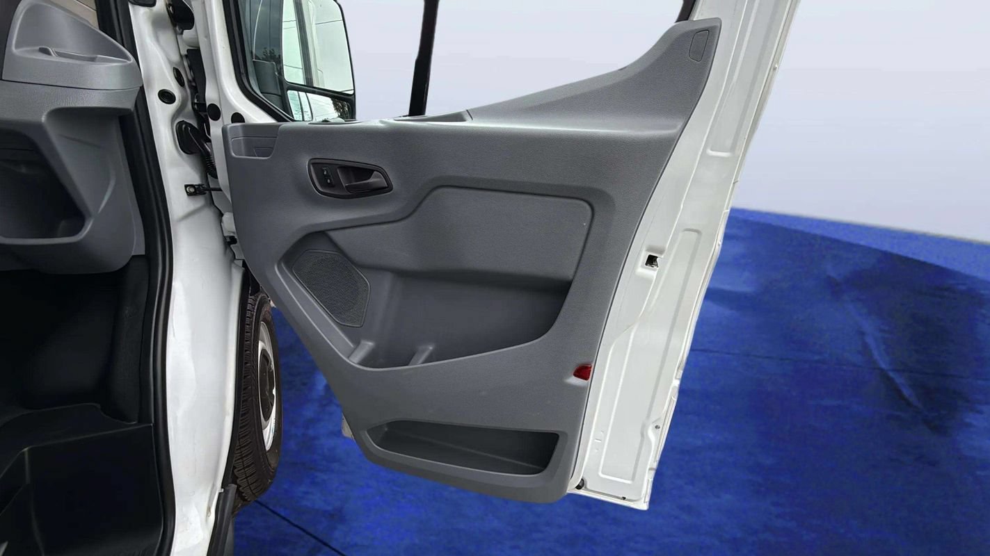 Used 2017 Ford Transit 250 130 Medium Roof RWD image 18