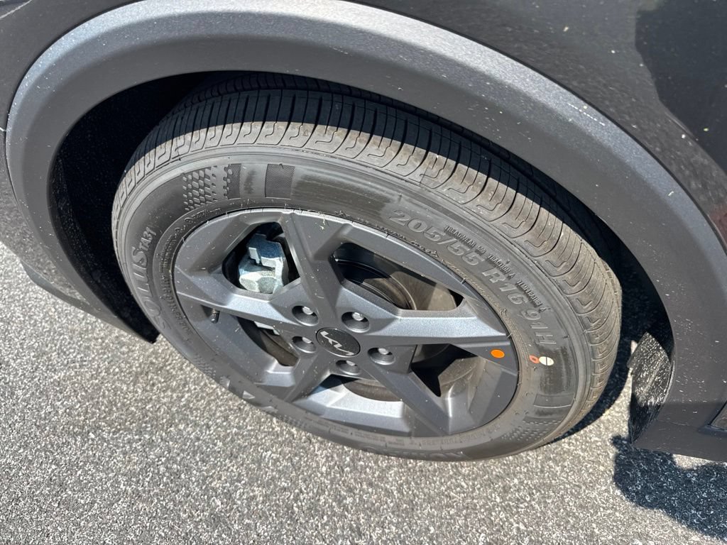 New 2026 Kia K4 FWD image 18