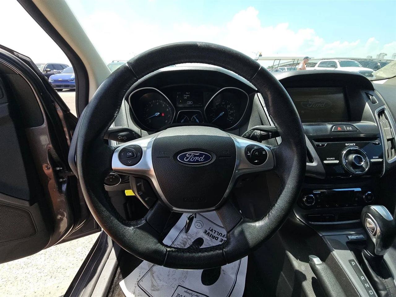 Used 2014 Ford Focus Titanium FWD image 16