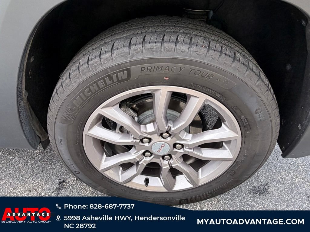 Used 2024 GMC Terrain SLT AWD/4WD image 30