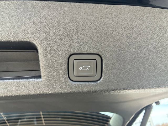 New 2026 Chevrolet Traverse High Country w/ LPO, Floor Liner Package image 15