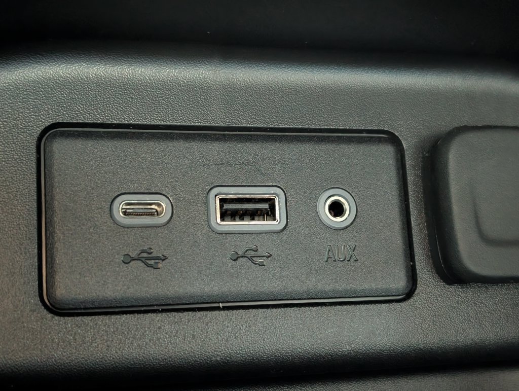 Used 2023 Chevrolet Equinox LS w/ LS Convenience Package FWD image 30