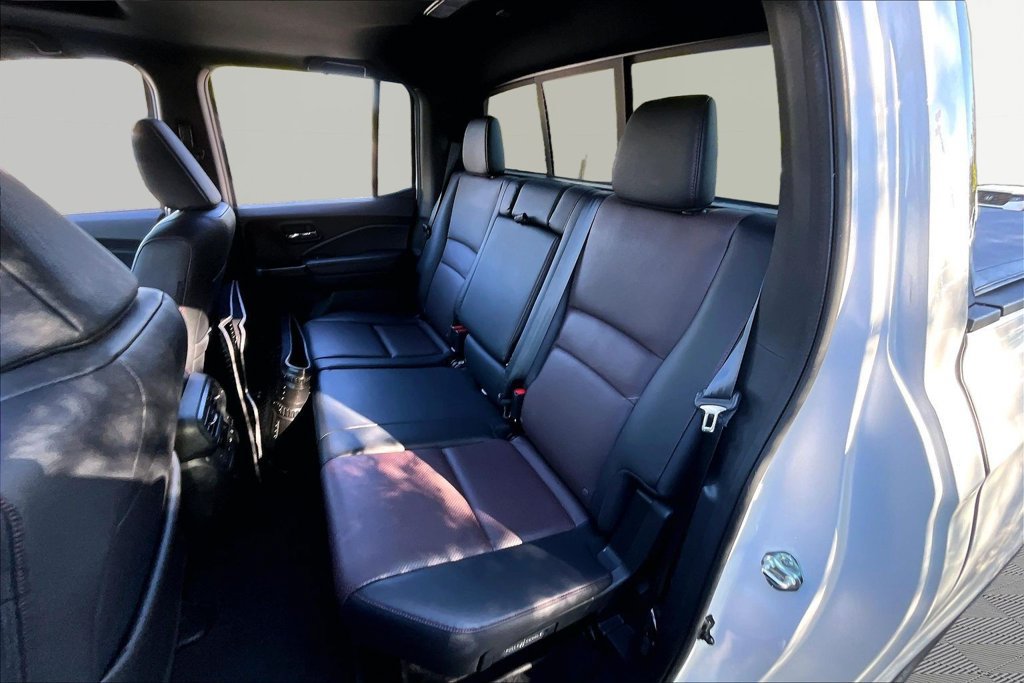 Certified 2024 Honda Ridgeline Black Edition image 16