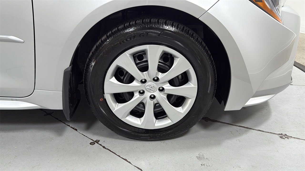Certified 2025 Toyota Corolla LE image 21