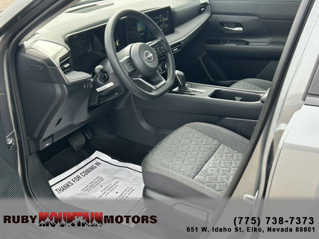 Used 2025 Nissan Kicks SV image 10