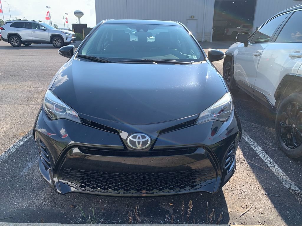 Used 2017 Toyota Corolla SE w/ SE Premium Package FWD image 7