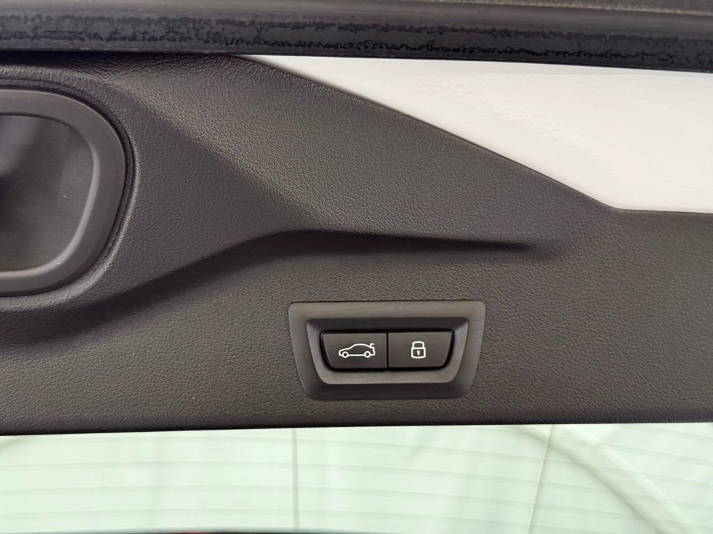 Used 2024 BMW X5 xDrive40i w/ Premium Package image 5