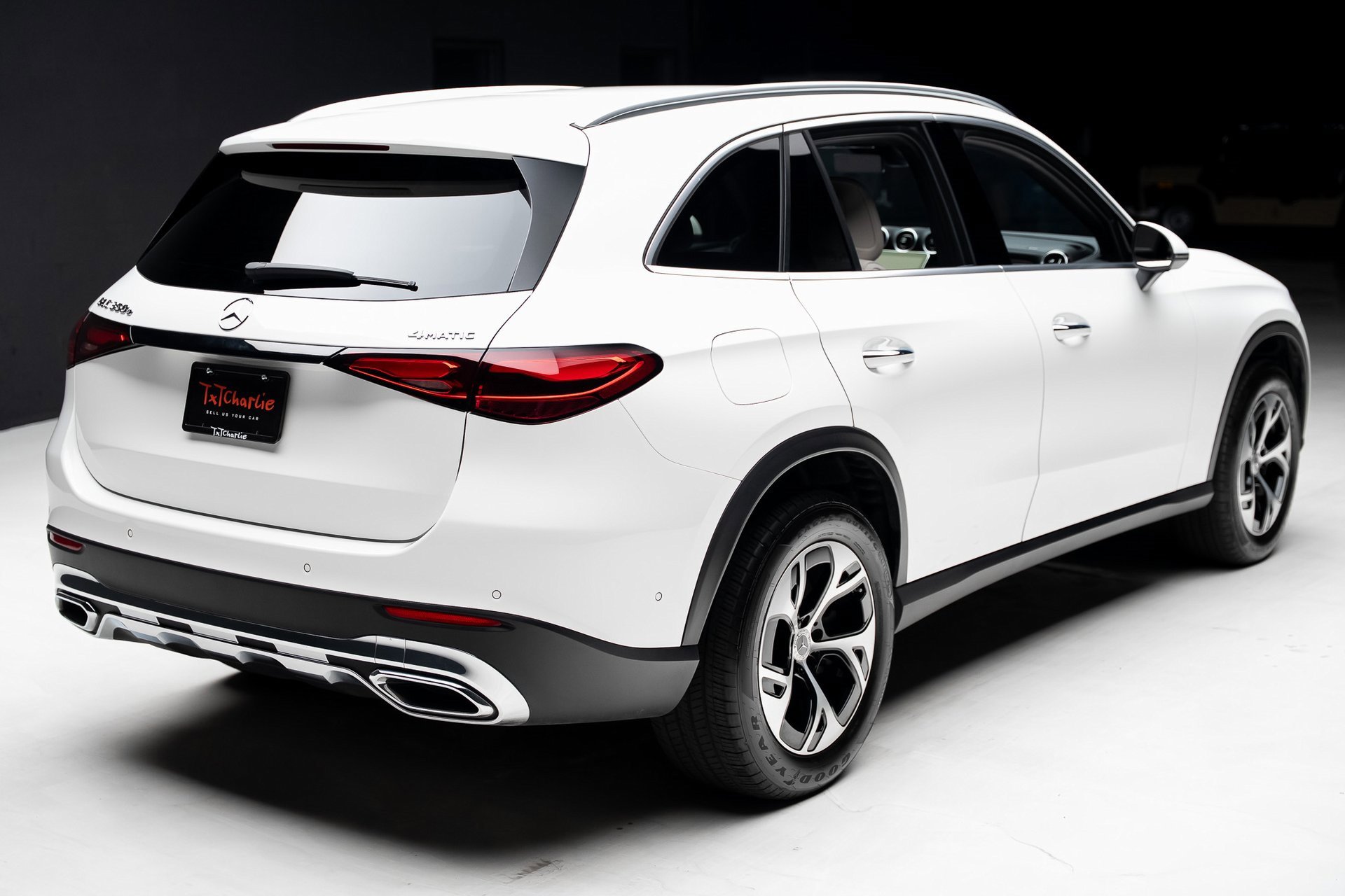 Used 2025 Mercedes-Benz GLC 350e 4MATIC image 34