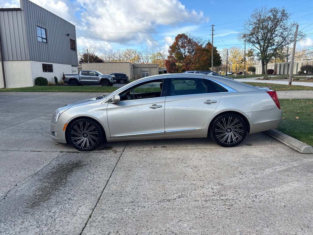 Used 2013 Cadillac XTS Premium image 4