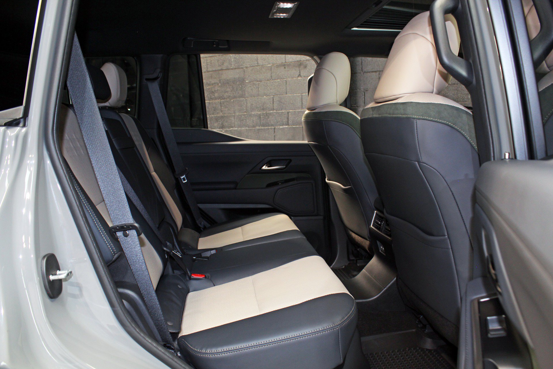 Used 2024 Lexus GX 550 AWD/4WD image 48