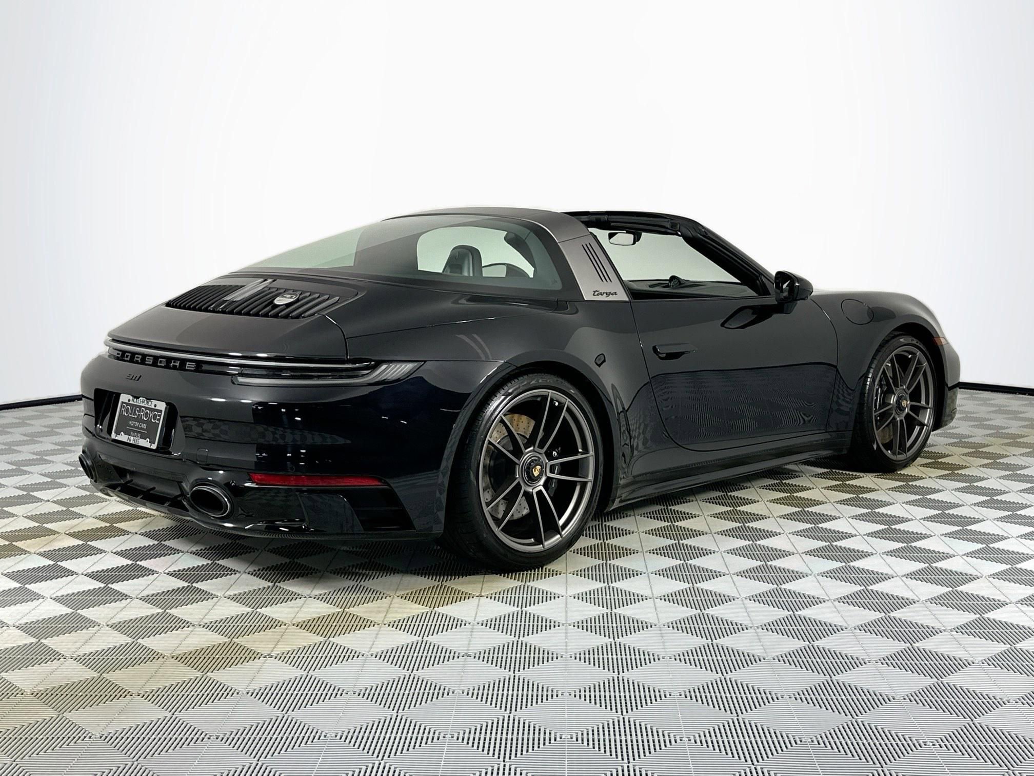 Used 2022 Porsche 911 50th Anniversary Edition AWD/4WD image 5