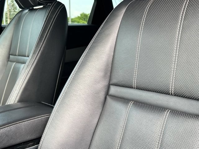 Used 2019 Land Rover Range Rover Velar R-Dynamic SE AWD/4WD image 39
