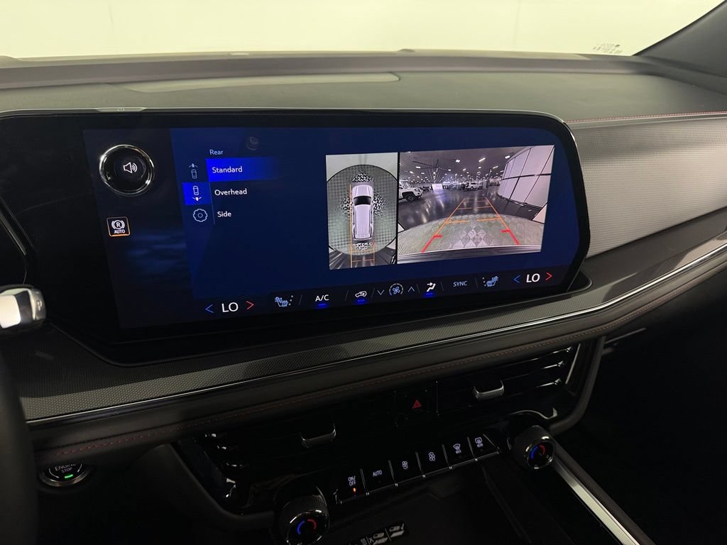 Used 2026 Chevrolet Tahoe RST AWD/4WD image 17