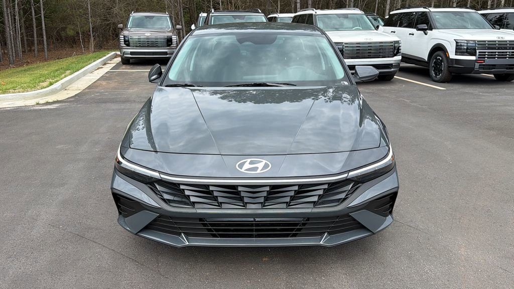 New 2026 Hyundai Elantra SE image 2