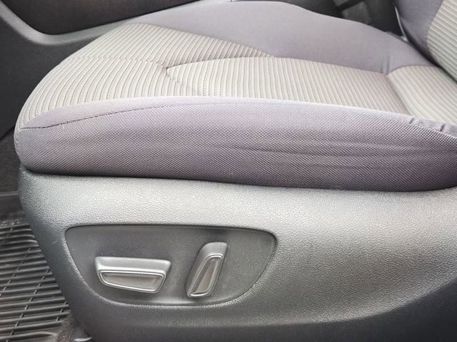 Used 2023 Toyota Highlander L FWD image 21